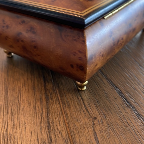 Splendid Italian Violin Inlaid Elegant Wood Music/Jewelry Box Hand Made in Italy - Picture 10 of 15